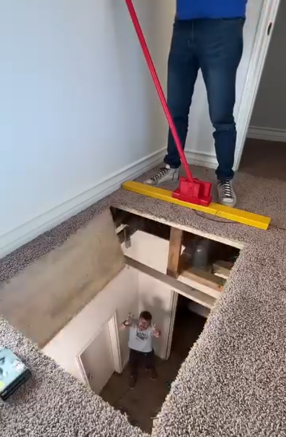 They Pulled the Lever… and BOOM — Foam Everywhere! 😂